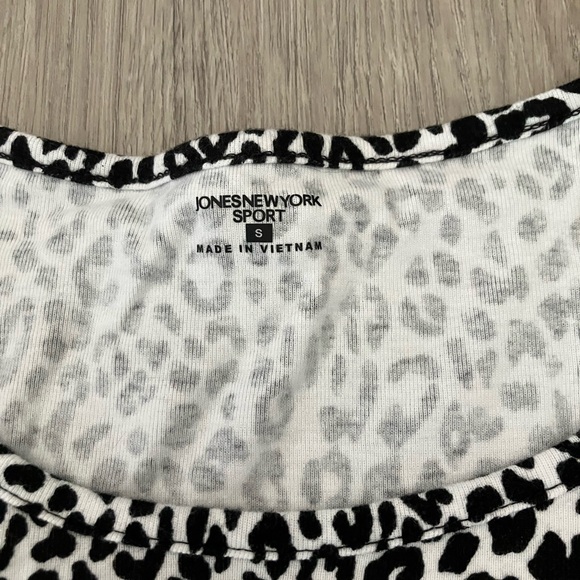 2/$20 Jones New York Black and White Animal Print Tee - Picture 2 of 3